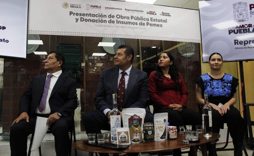 El gobernador de Puebla, Alejandro Armenta, durante la Presentación de Obra Pública Estatal y Donación de Insumos de Pemex este miércoles 20 de agosto de 2025. Foto: Fernanda Zamora/ EL UNIVERSAL