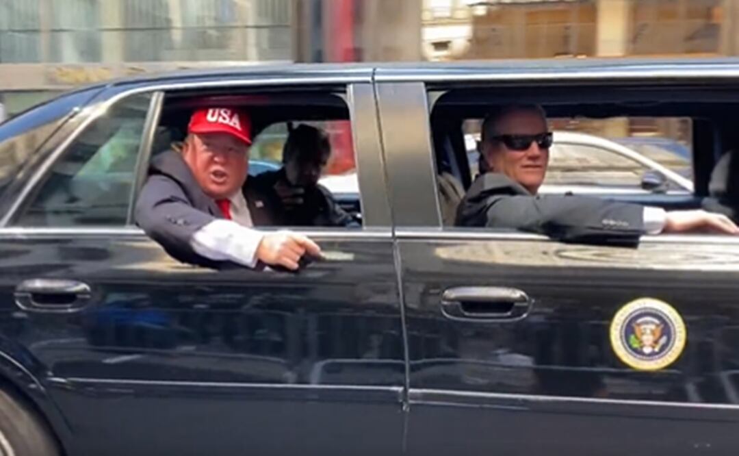 Un Trump falso circula por las calles de Nueva York mientras se quejaba de la “cacería de brujas” que dijo se ha emprendido en su contra. Foto: Captura de pantalla