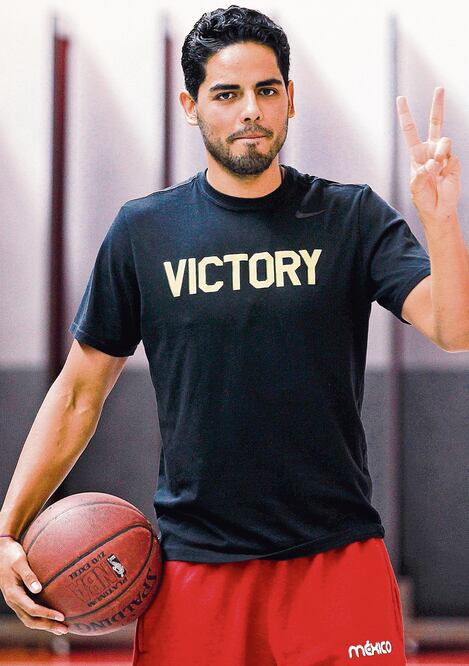 Aunque no ha jugado nucho, el mexicano le gusta al coach Clifford (ARCHIVO. EL UNIVERSAL)