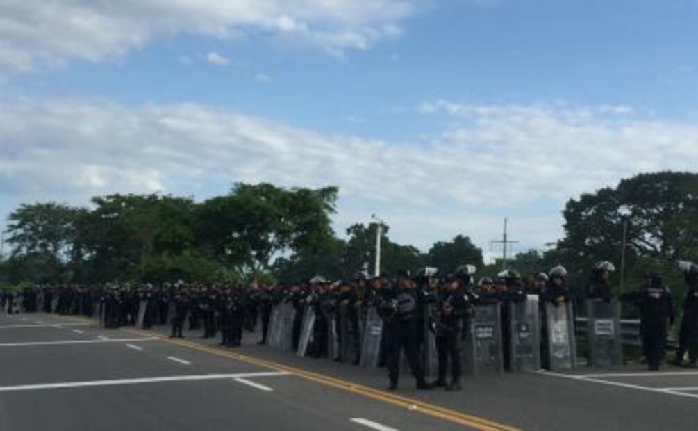 Detienen a 300 integrantes de segunda caravana de hondureños
