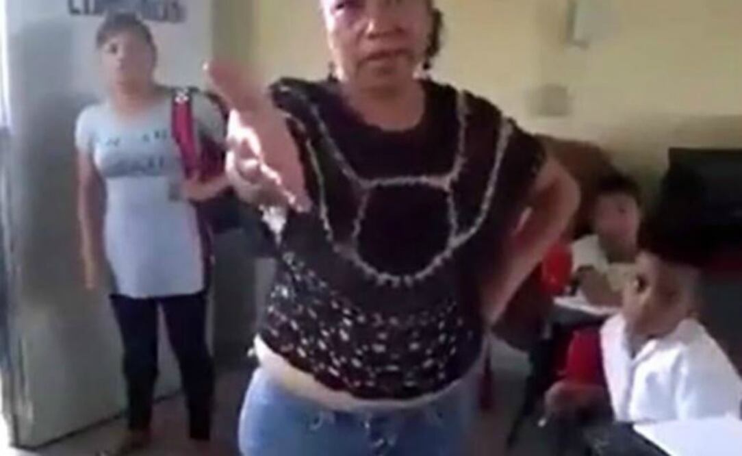 #LadyLibros se vuelve viral en redes sociales