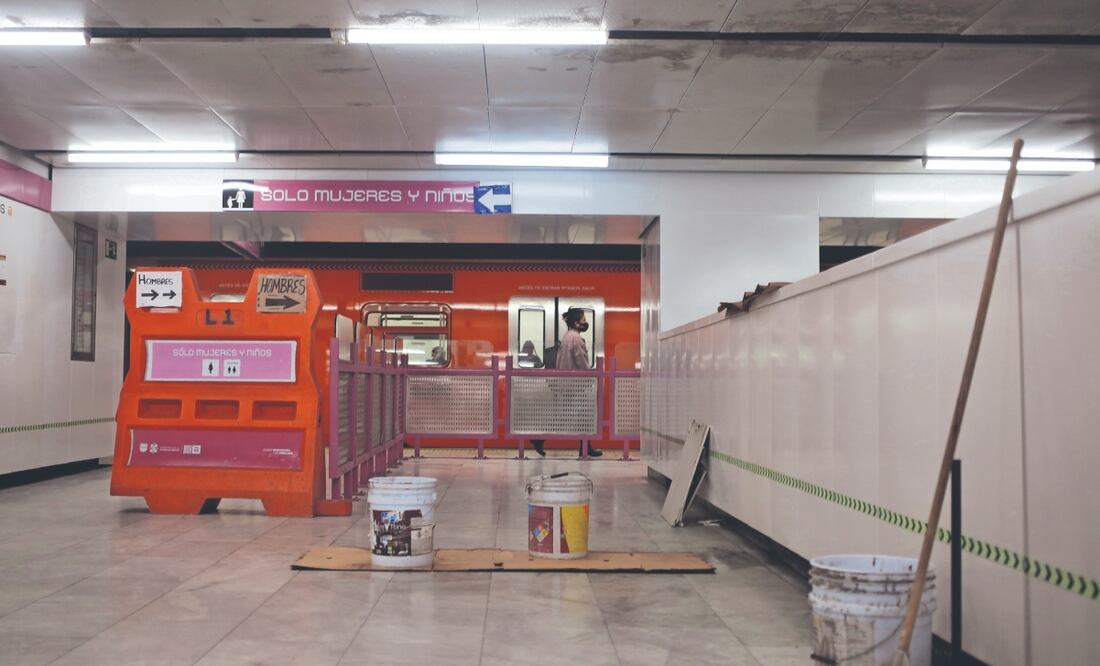 Las filtraciones se presentan en estaciones como Sevilla, Merced y Salto del Agua; el problema se origina en las jardineras del exterior, dijo el STC. FOTO: DARÍO LUNA. EL UNIVERSAL