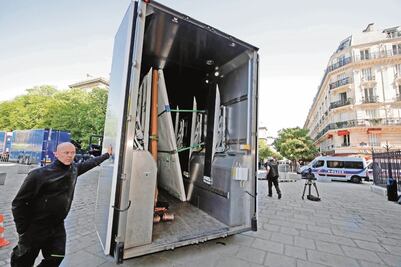 El Louvre recibe lienzos del siglo XVIII rescatados de Notre Dame