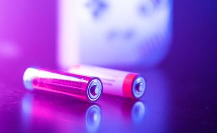 ¿Pilas alcalinas o recargables?; Profeco dice cuáles duran más