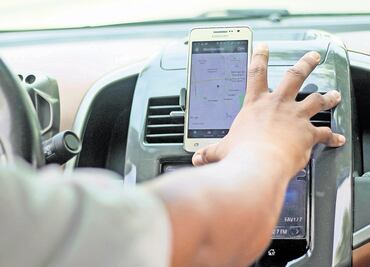 Proponen en Senado regular servicios de Uber y Cabify
