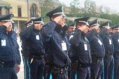 Policías leoneses se niegan a laborar en fin de año