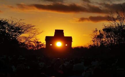 Espectáculo de luz y sombra al amanecer en Dzibichaltún, Yucatán