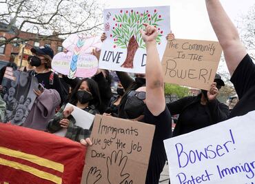 Entra en vigor el registro obligatorio para extranjeros en EU; les tomarán "huellas dactilares"