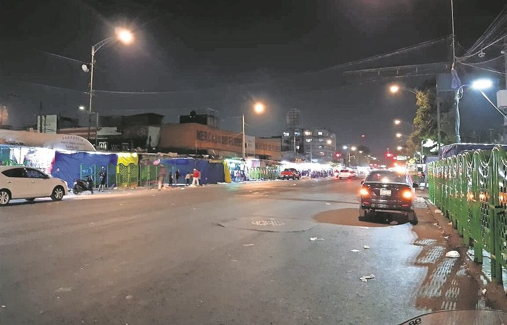 Sobre los agresores de las cinco personas se sabe que lograron escapar por el Eje 1 Norte. Fueron captados en su escape por varias cámaras del C5, pero sus motocicletas no tenían placas. Foto: Archivo. El Universal