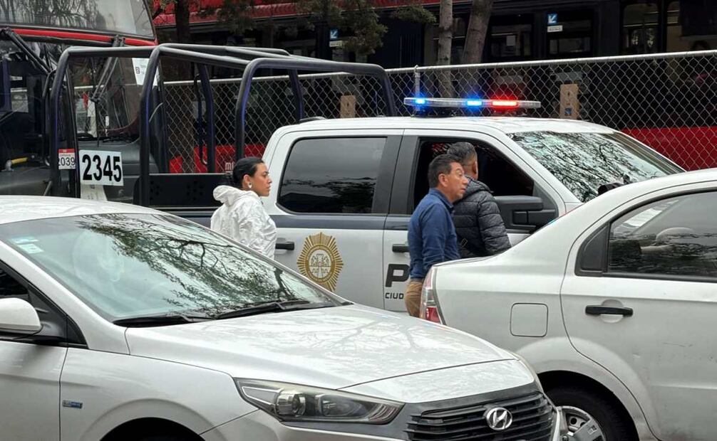 Mujer muere atropellada por unidad del Metrobús en la alcaldía Miguel Hidalgo; autoridades investigan el caso.
Foto: Especial.
