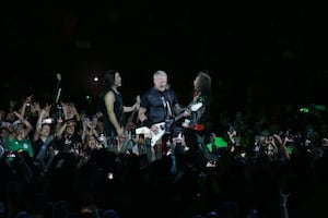 James Hetfield practica cacería deportiva en Sonora y divide opiniones en redes