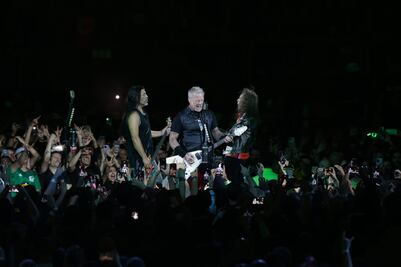 James Hetfield se redime junto a Metallica en el Estadio GNP entre fuego y mosh pit