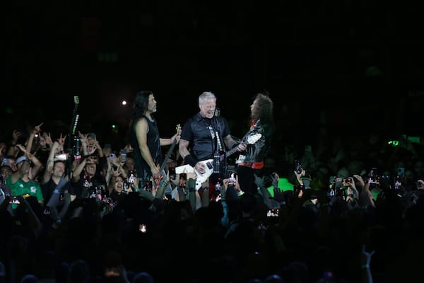 James Hetfield practica cacería deportiva en Sonora y divide opiniones en redes