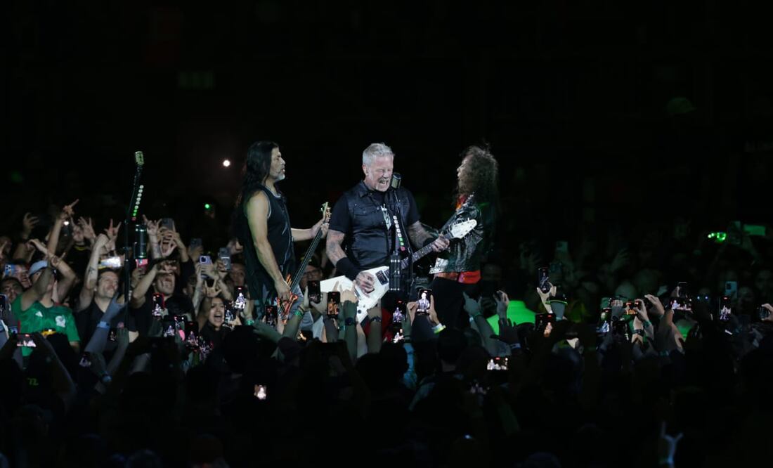 James Hetfield se redime junto a Metallica en el Estadio GNP entre fuego y mosh pit Foto: de Carlos Mejía. El Universal