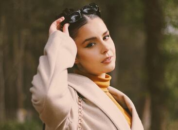 Hija de Biby Gaytán arma su outfit con prendas de sus papás