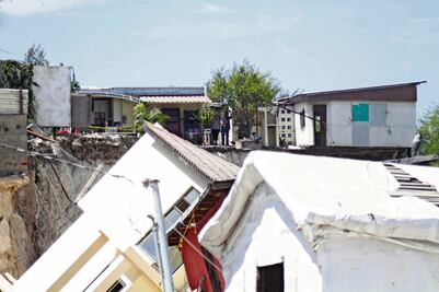 Colapsan 4 casas y están en riesgo 20 más en Tijuana