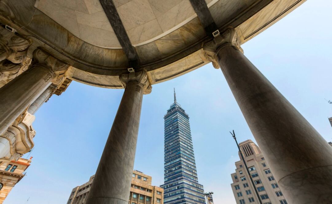 La Torre Latinoamericana tiene 44 pisos que, junto a su antena, suman una altura de 181.33 metros. (Foto: Alan Carranza)