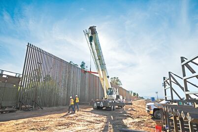 Trump considera muro como Defensa Nacional