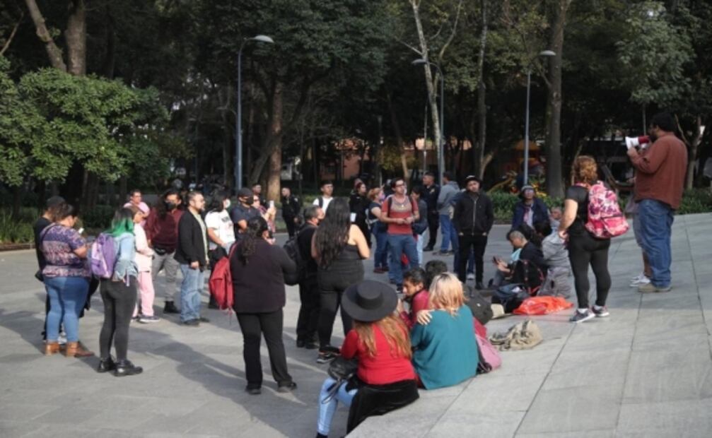 “Exigimos continuidad laboral”: Talleristas y profesores de PILARES se manifiestan