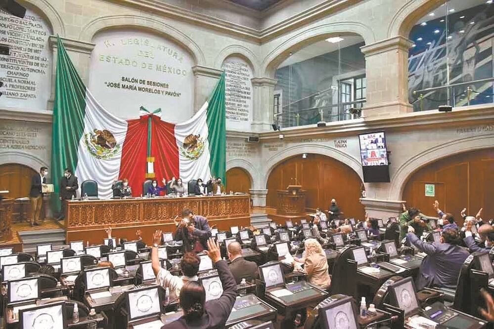 La iniciativa aprobada establece que, por lo menos, se den 30 días posterior al parto para ayudar en los cuidados del bebé. Foto: ESPECIAL