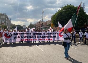 Marchan en la CDMX a 53 años del "Halconazo"; encapuchados vandalizan estación del Metro