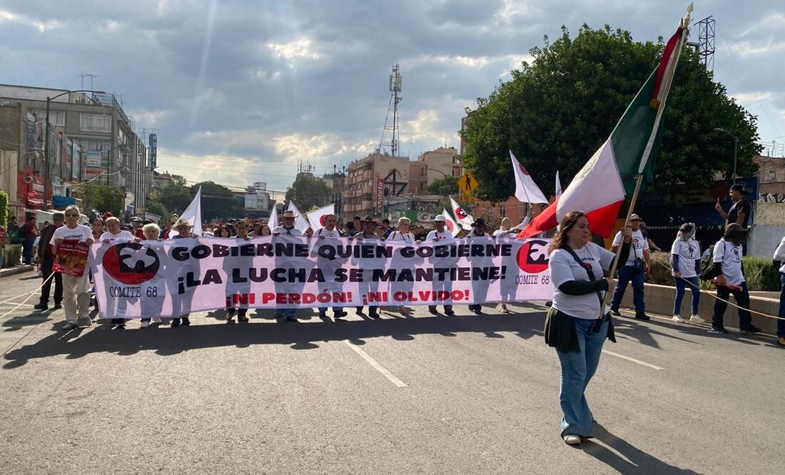 Marchan en conmemoración a los 53 años del "Halconazo". Foto: Valente Rosas / EL UNIVERSAL
