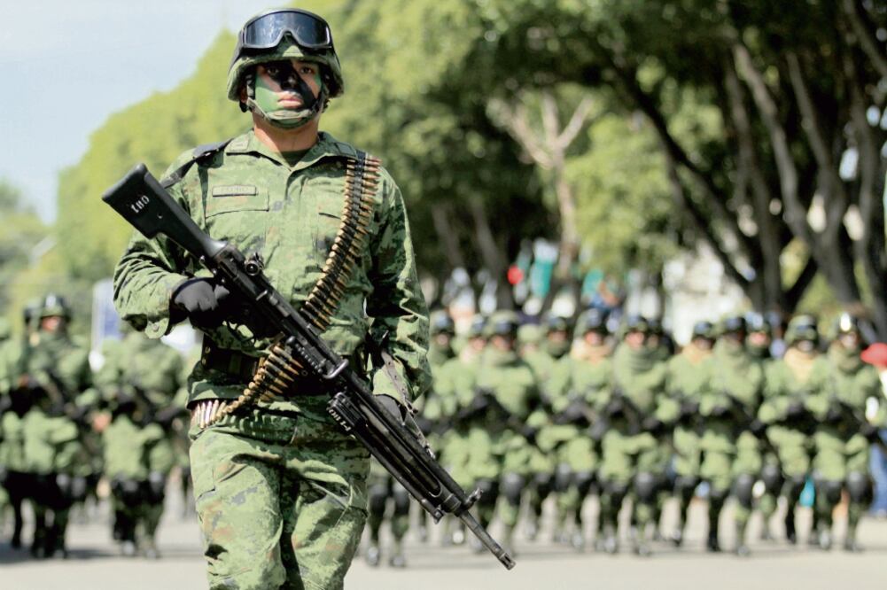 Las secretarías de Marina y de la Defensa Nacional, entre las dependencias que más aumentaron su gasto, según el reporte de Hacienda. (ARCHIVO EL UNIVERSAL)