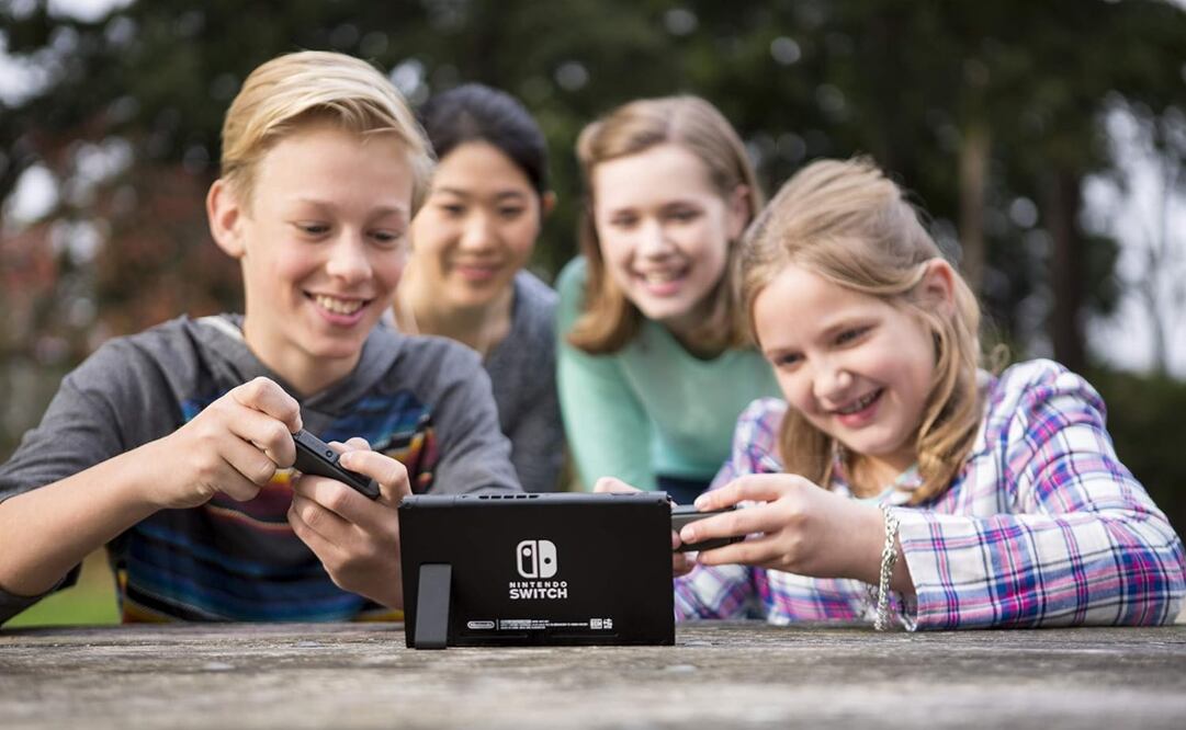 Las versiones actuales de Nintendo Switch siguen siendo una gran opción, especialmente si aprovechas la reducción en precios Foto: Nintendo/Amazon