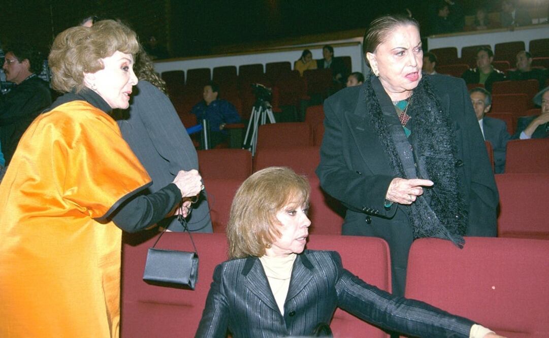 Las actrices Virginia Gutiérrez, Maty Huitrón y Ofelia Guilmain. Foto: Archivo