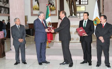 Gobernador de Coahuila entrega Quinto Informe por adelantado a diputados