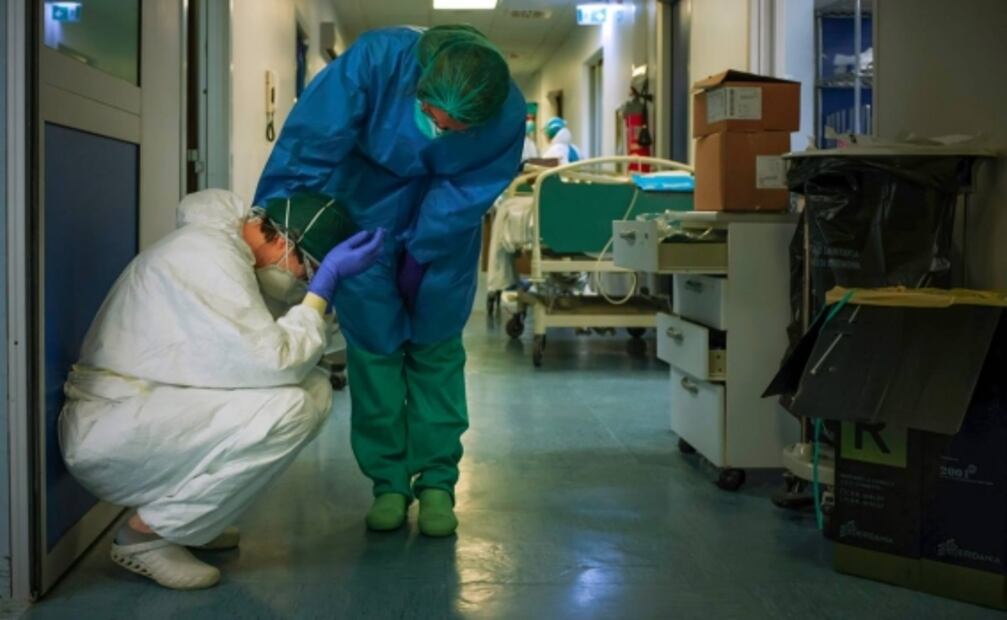 Las fotos de la batalla del personal médico de Italia contra el Covid-19