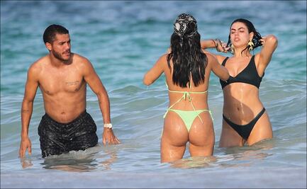 Jonathan Dos Santos vacaciona con gran compañía