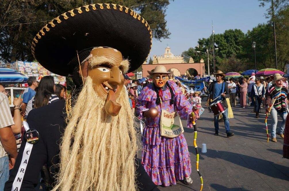 Alistan habitantes carnaval de Xochimilco