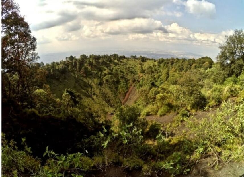 Recorre los túneles de lava del volcán Xitle en el Ajusco