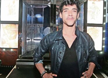 Descartan a Carlos Espejel; Cantinflas será español