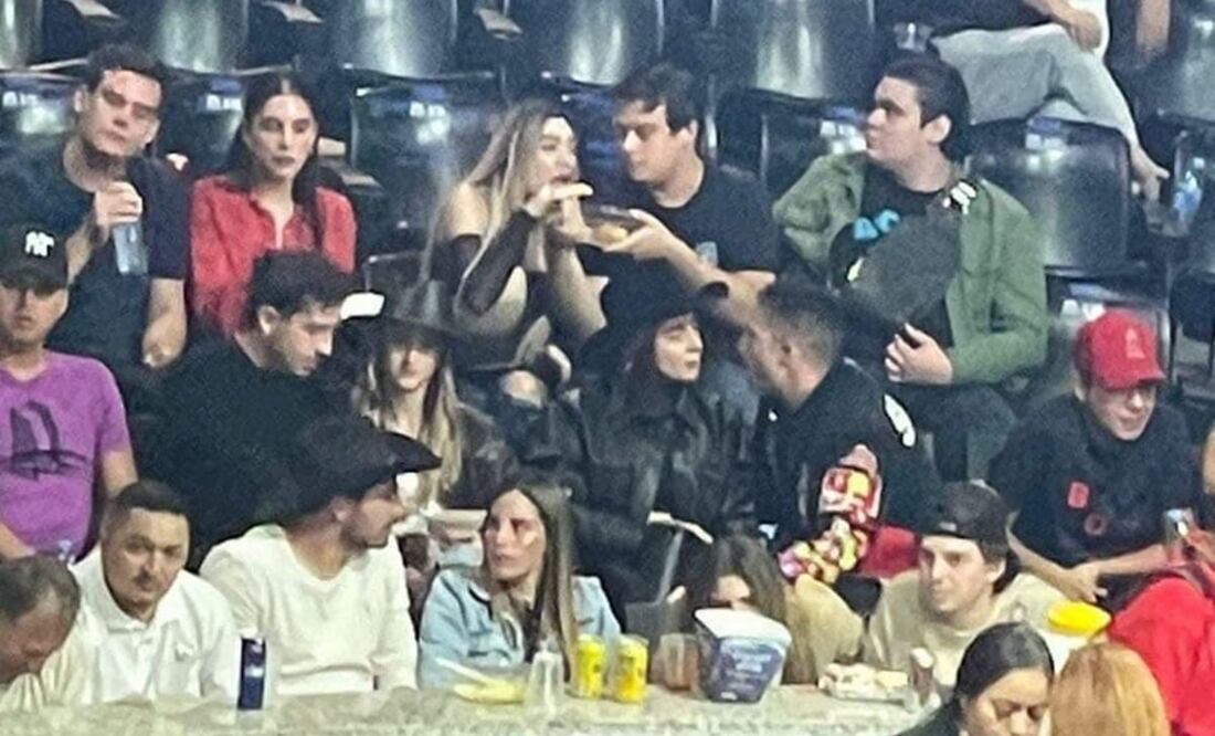 Jugadores de Chivas en palenque para ver a Christian Nodal - FOTO: Especial