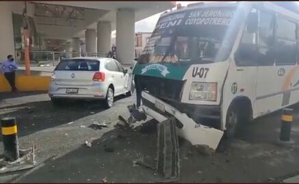 Choque entre un autobús de pasajeros y un automóvil deja 8 heridos en ciudad de Puebla
