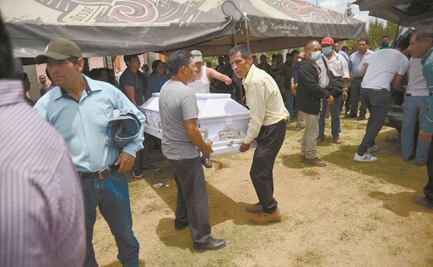 Despiden a mujer y niños que fallecieron en deslave en Chiapas