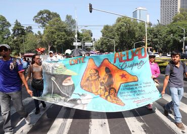 Llaman padres de los 43 a no obstaculizar investigaciones