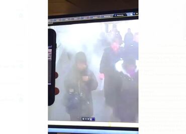Capta video momento en que explota bomba casera a hombre en metro de NY