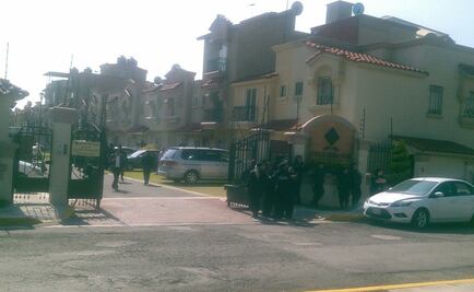 Desalojo de vivienda deja 15 detenidos en Cuautitlán