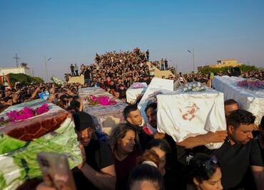 En Irak realizan misa multitudinaria por las víctimas del incendio en boda que dejó 114 muertos