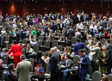 Reciben diputados Plan Nacional de Desarrollo de AMLO