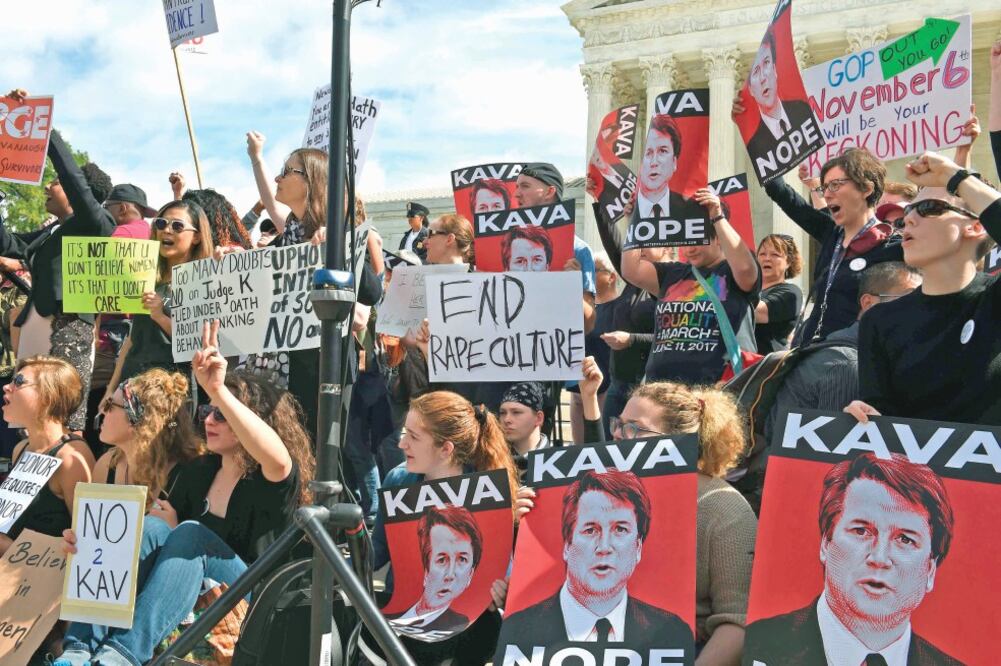 Re chazo. La candidatura de Brett Kavanaugh al Tribunal Supremo enfrenta la oposición, principalmente, de mujeres. (ERIC BARADAT. AFP)