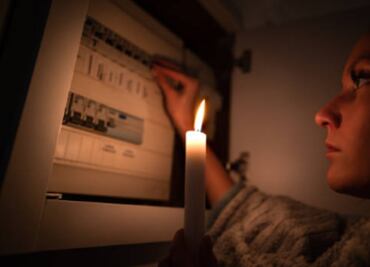 Cuba lucha por echar a andar sistema energético tras masivo apagón; la mitad del país se quedó sin luz