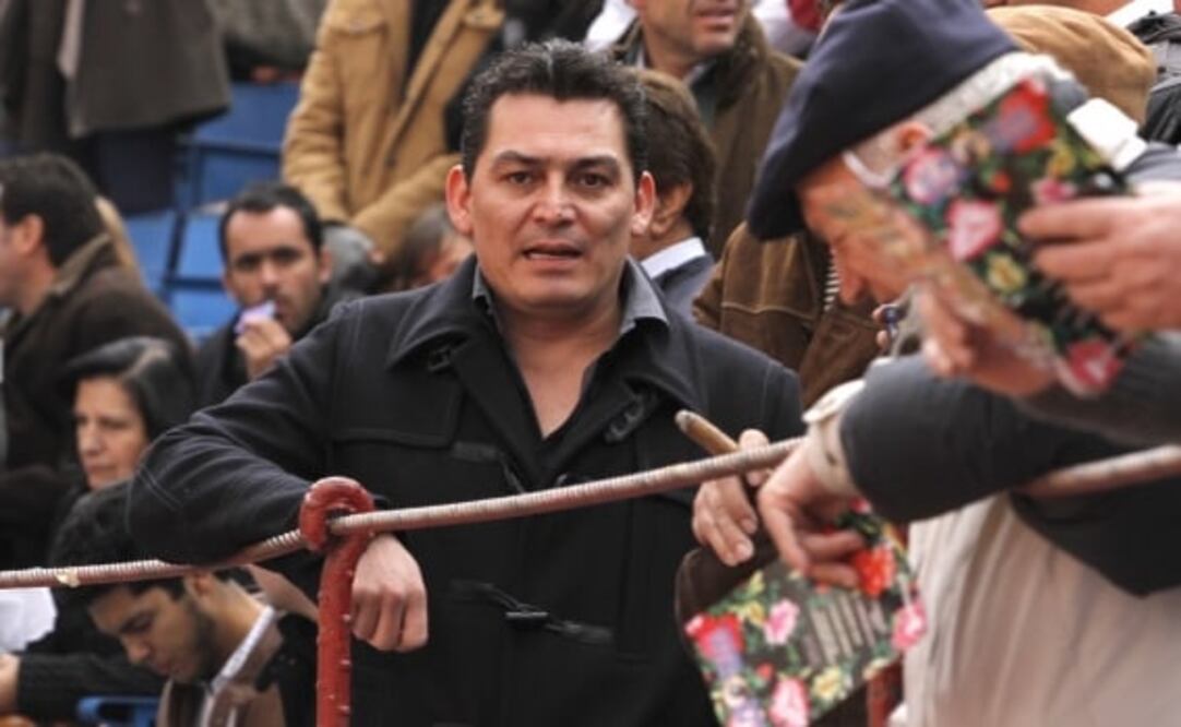 José Manuel Figueroa sostiene un pleito legal con Ana Bárbara por la sutoria del tema "Fruto prohibido"