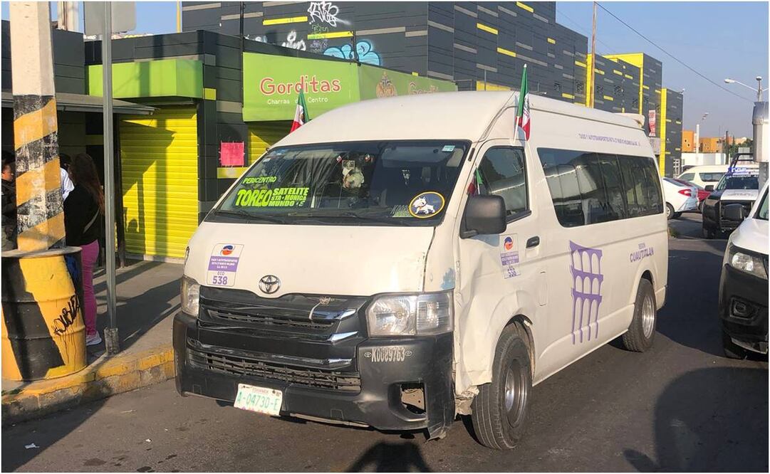 Asesinan a balazos a pasajero al resistirse a asalto en combi de transporte público sobre la carretera Texcoco-Lechería. Foto: Especial