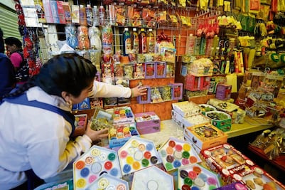 Buscan amuletos para atraer dinero