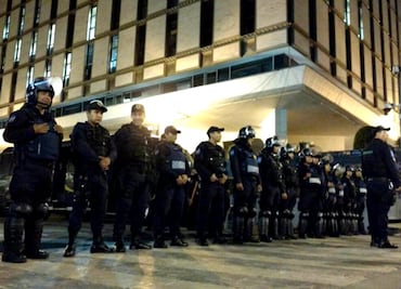 Embajada de EU, sin permiso para montar carpa en vía pública