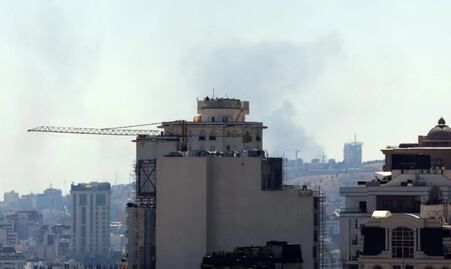 Teherán bajo fuego; calles desiertas y pánico, lo que han dejado los ataques israelíes en la capital de Irán